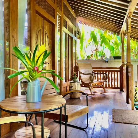 Ubud Auroville Bright Wooden Home With Kitchen